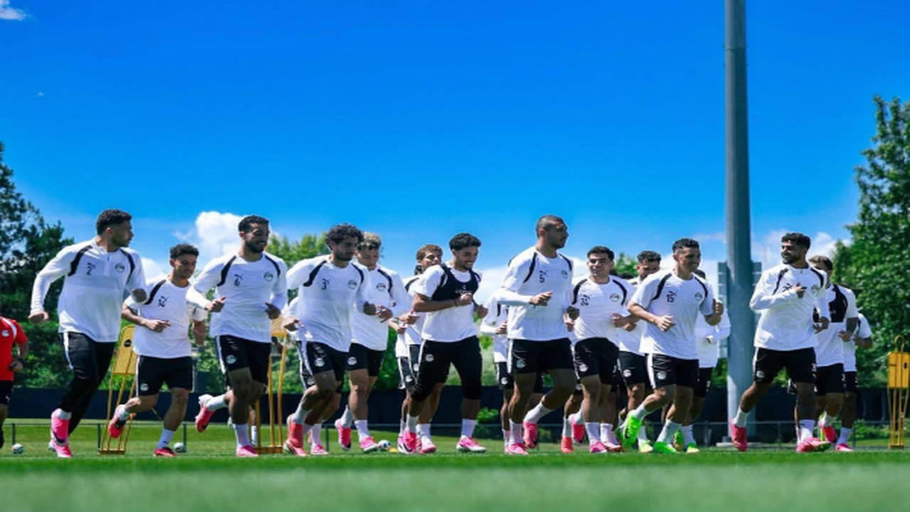 منتخب مصر يبدأ تدريباته استعدادًا لمواجهة نيوزيلندا في ملعب جامعة جونزاجا